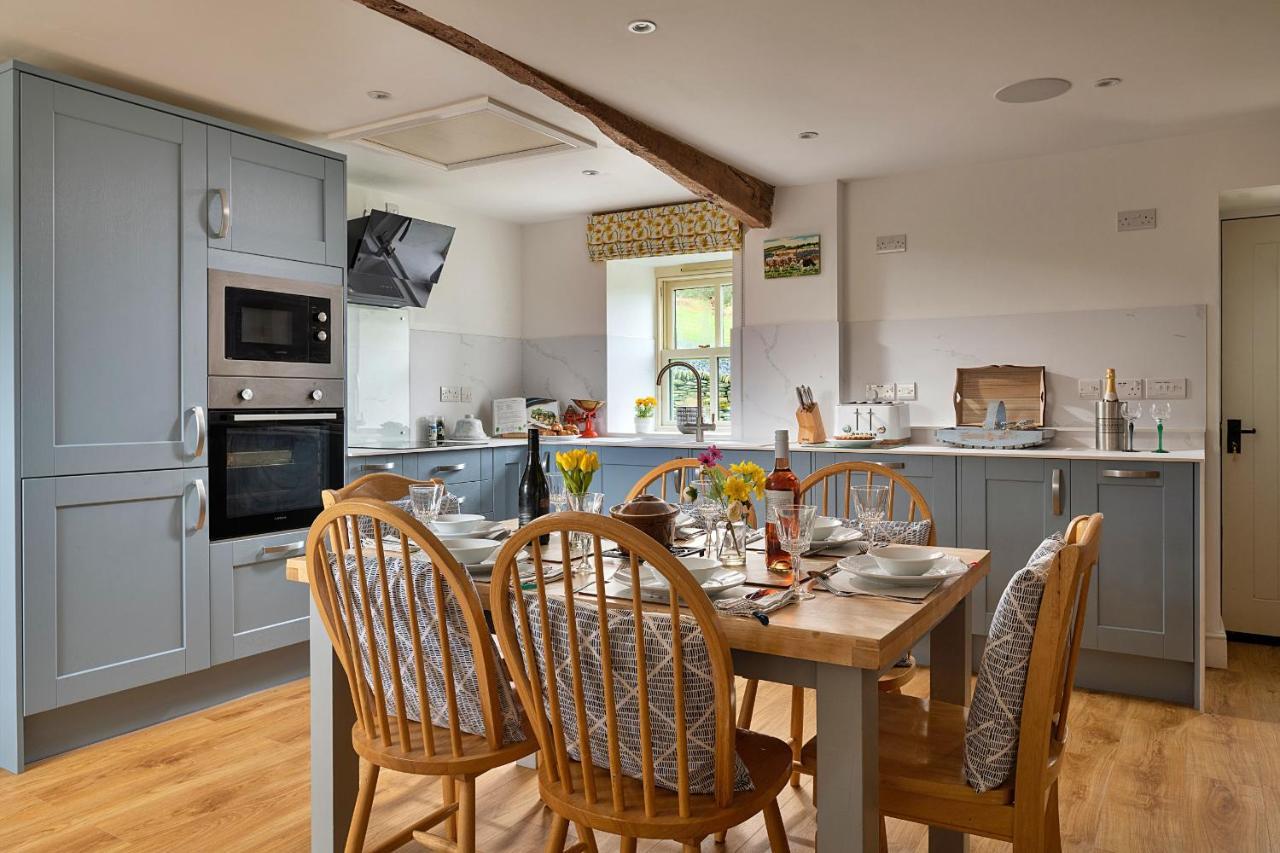 Finest Retreats - Moelis Granary - Luxury Cottage With Hot Tub Llandrillo Zewnętrze zdjęcie
