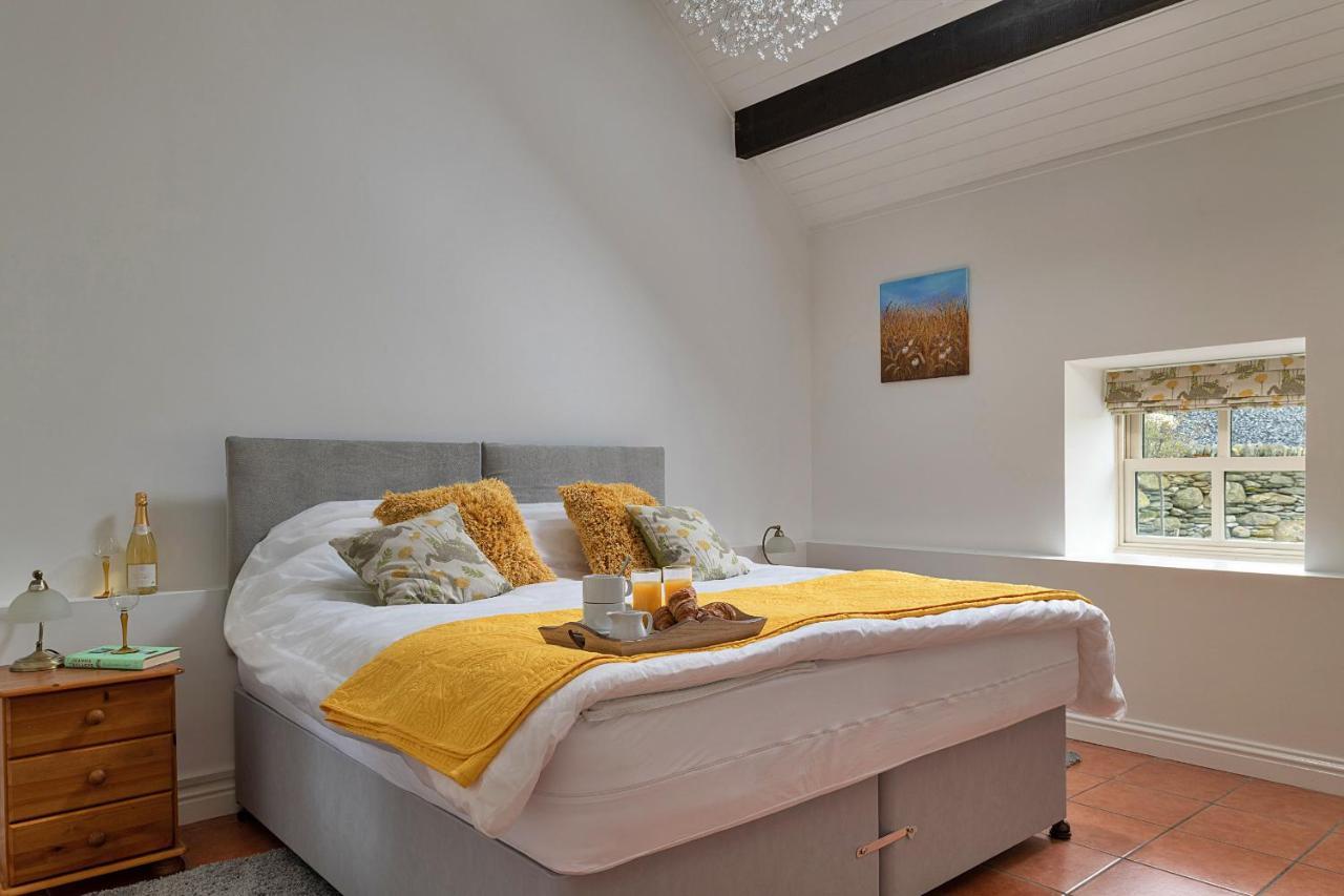 Finest Retreats - Moelis Granary - Luxury Cottage With Hot Tub Llandrillo Zewnętrze zdjęcie