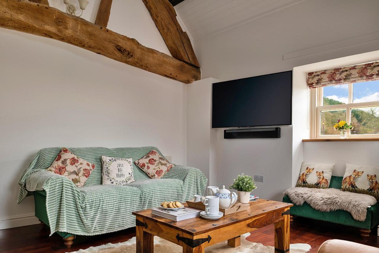 Finest Retreats - Moelis Granary - Luxury Cottage With Hot Tub Llandrillo Zewnętrze zdjęcie