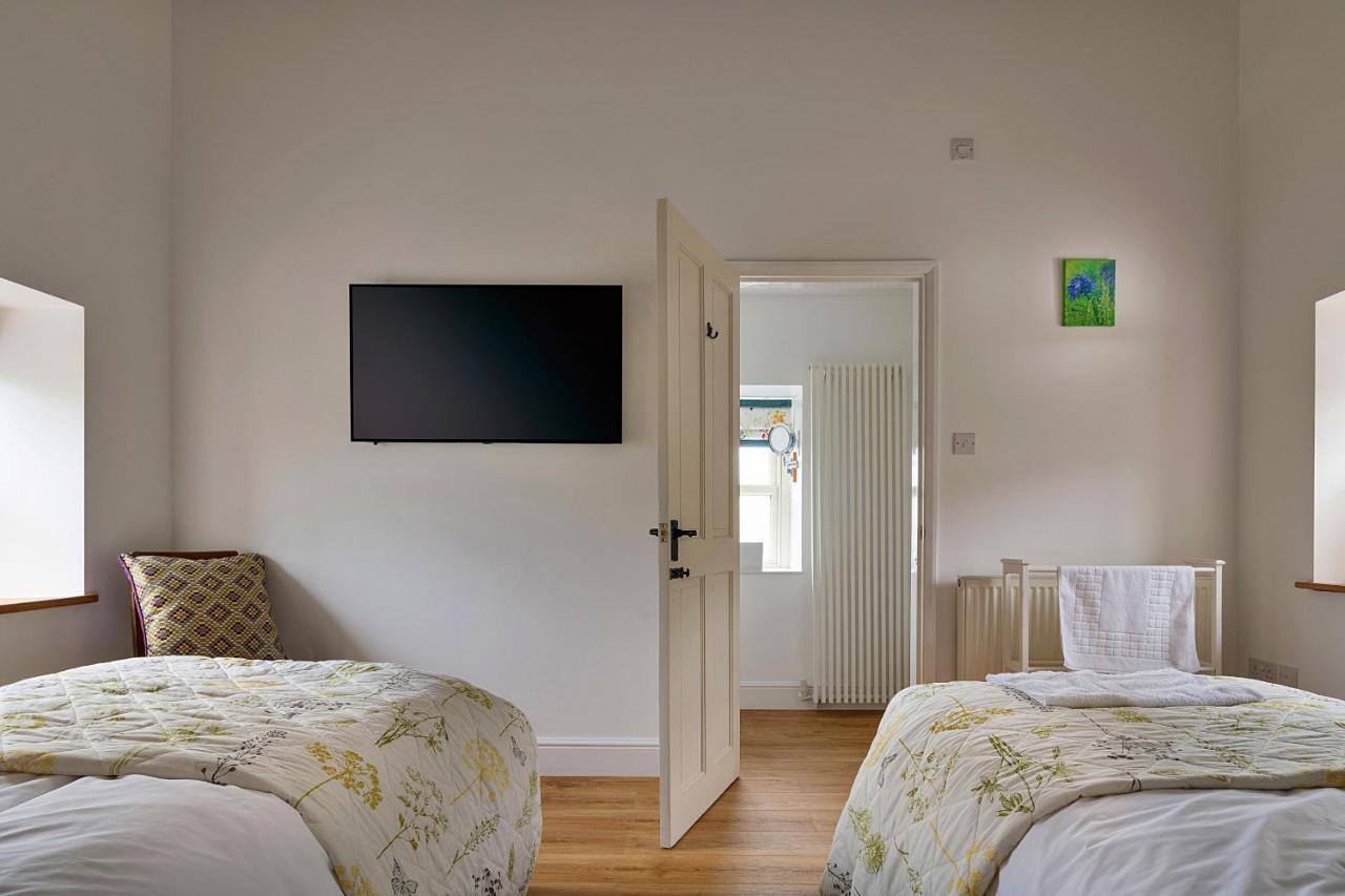 Finest Retreats - Moelis Granary - Luxury Cottage With Hot Tub Llandrillo Zewnętrze zdjęcie