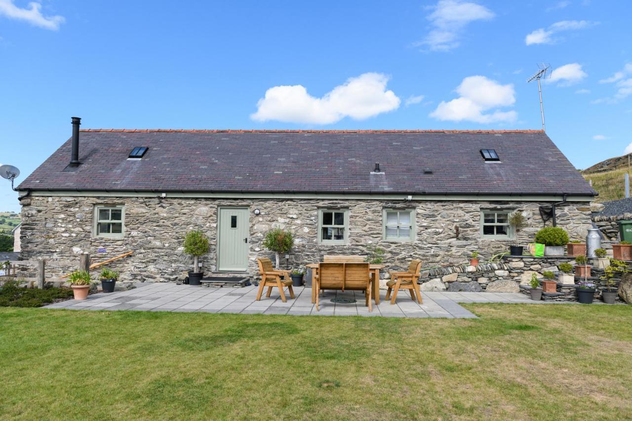 Finest Retreats - Moelis Granary - Luxury Cottage With Hot Tub Llandrillo Zewnętrze zdjęcie